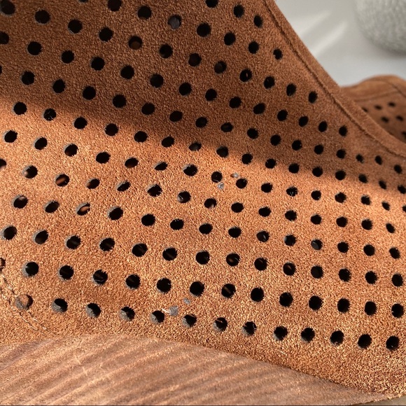 🍂 CARLOS SANTANA SUEDE LEATHER PERFORATED OPEN TOE WEDGE BOOTIES! - Picture 11 of 14